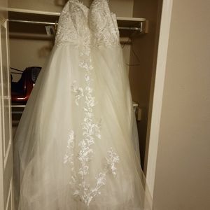 Wedding dress